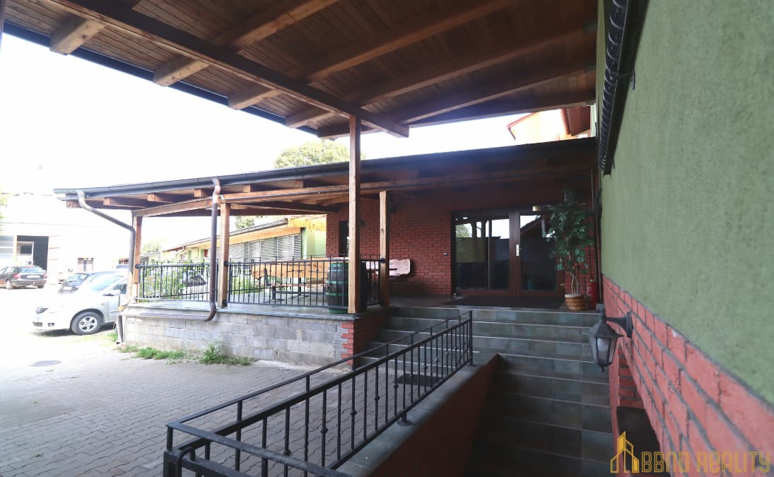 004 pohled od vchodu