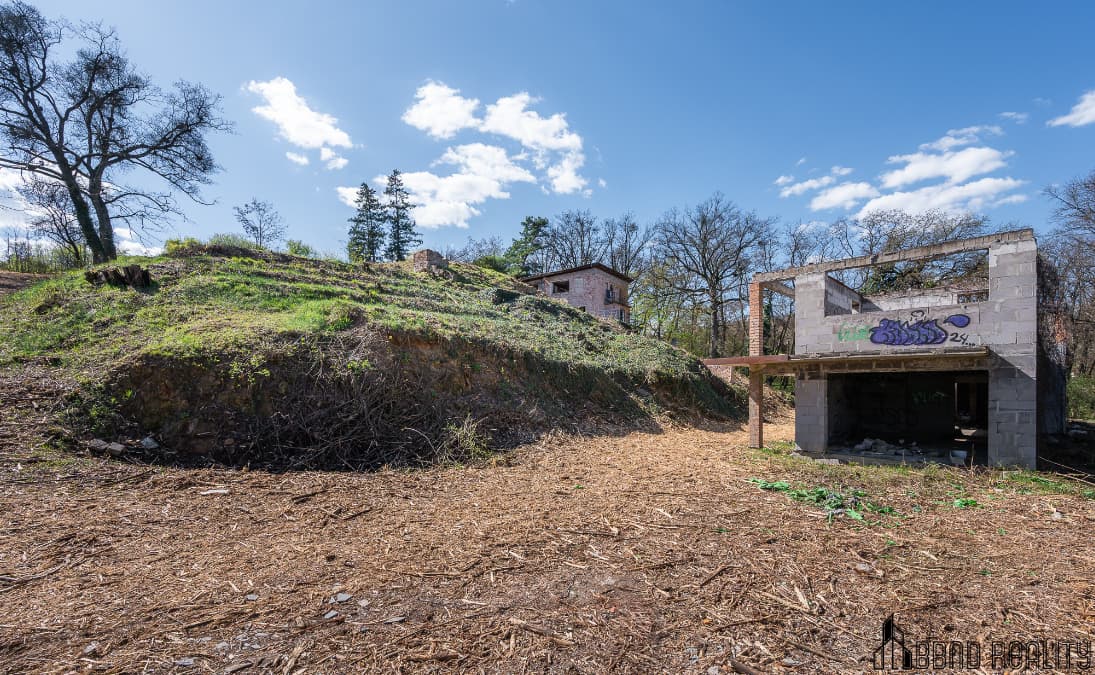 PRODEJ VILY S POZEMKEM ŽELEŠICE (11)