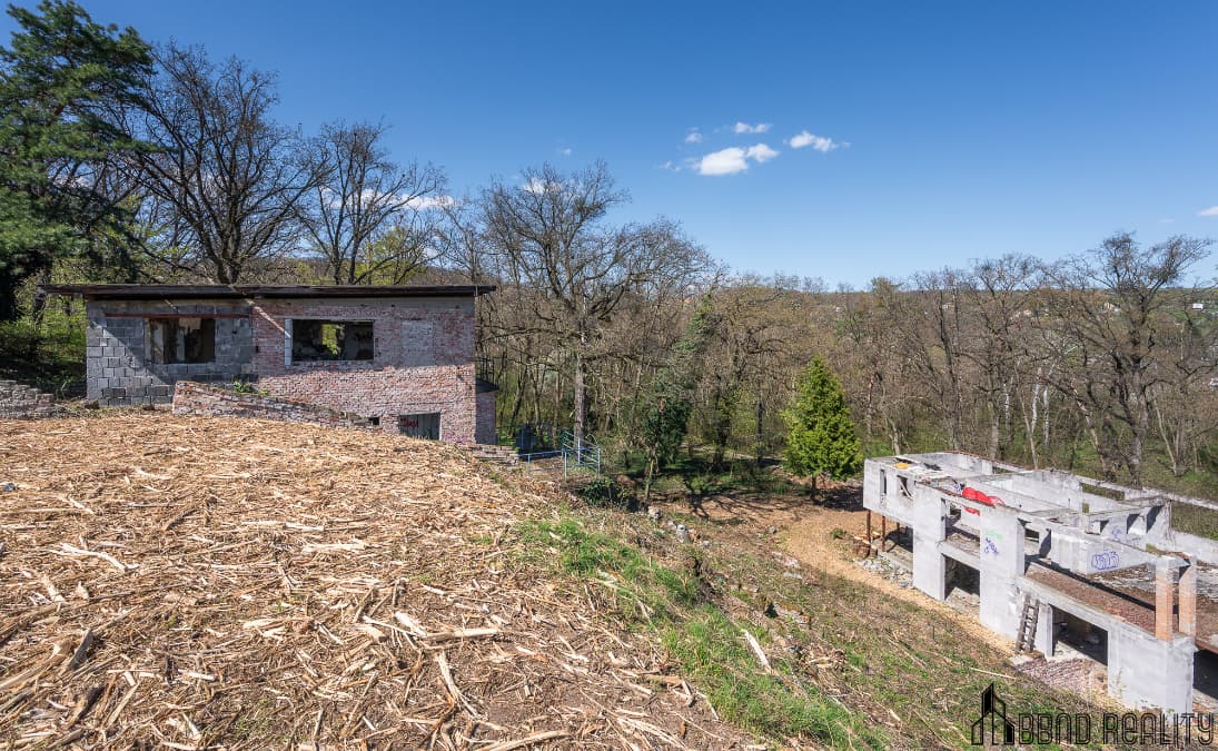 PRODEJ VILY S POZEMKEM ŽELEŠICE (2)