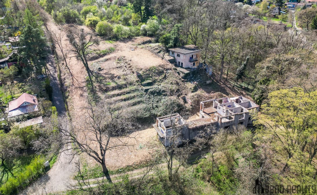 PRODEJ VILY S POZEMKEM ŽELEŠICE (4)