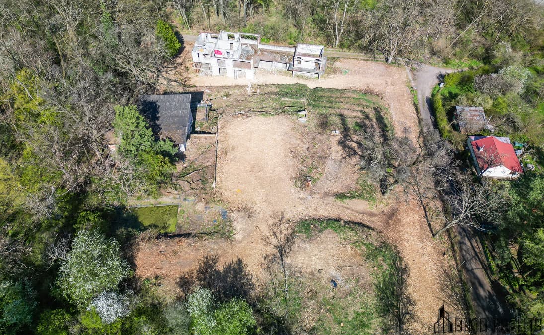 PRODEJ VILY S POZEMKEM ŽELEŠICE (7)